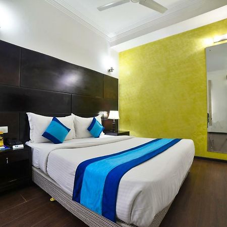 Hotel Mint Casa New Delhi Bagian luar foto