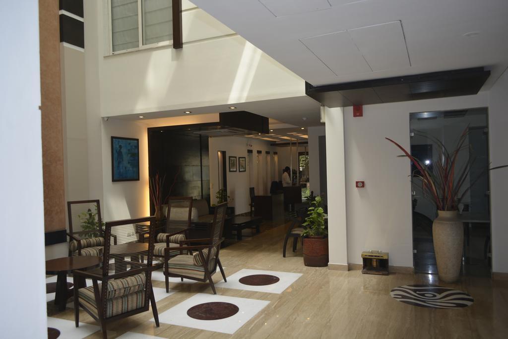 Hotel Mint Casa New Delhi Bagian luar foto