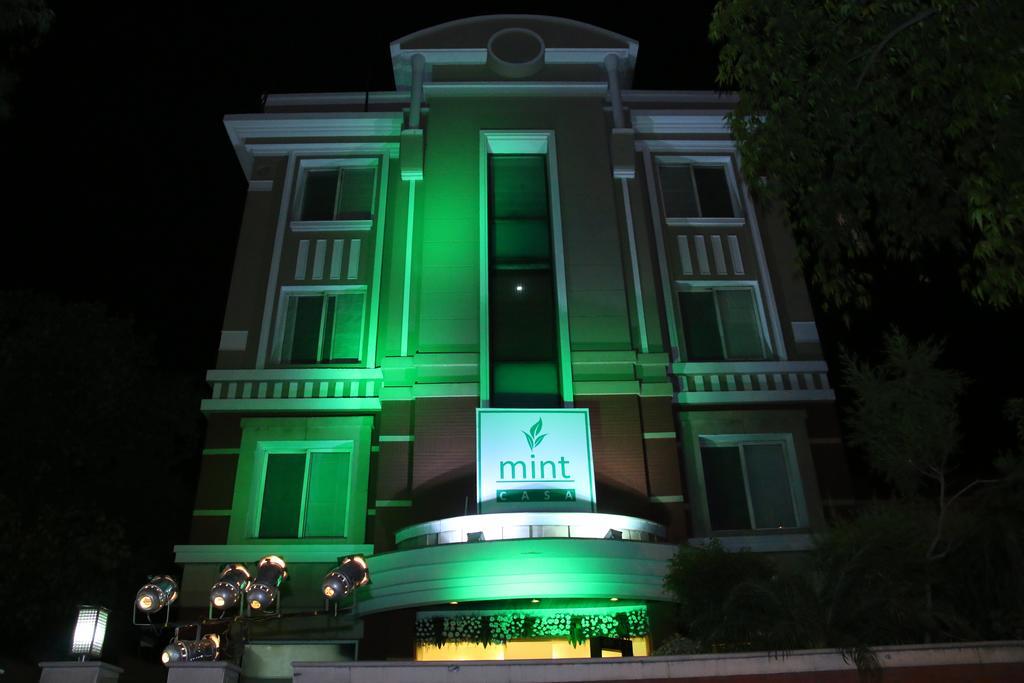 Hotel Mint Casa New Delhi Bagian luar foto