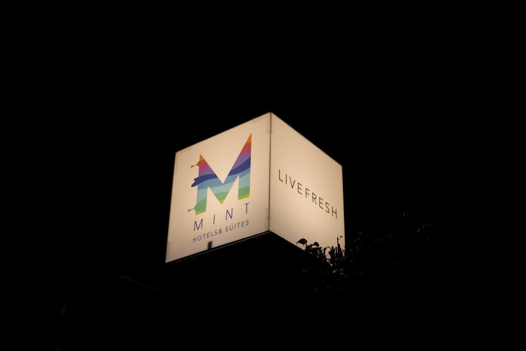 Hotel Mint Casa New Delhi Bagian luar foto