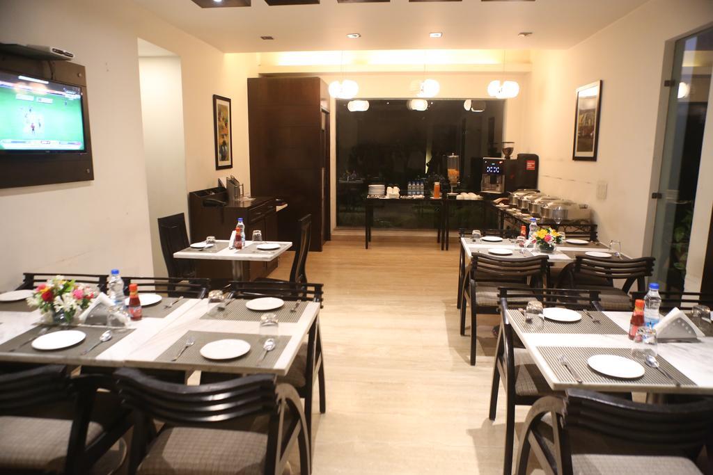 Hotel Mint Casa New Delhi Bagian luar foto