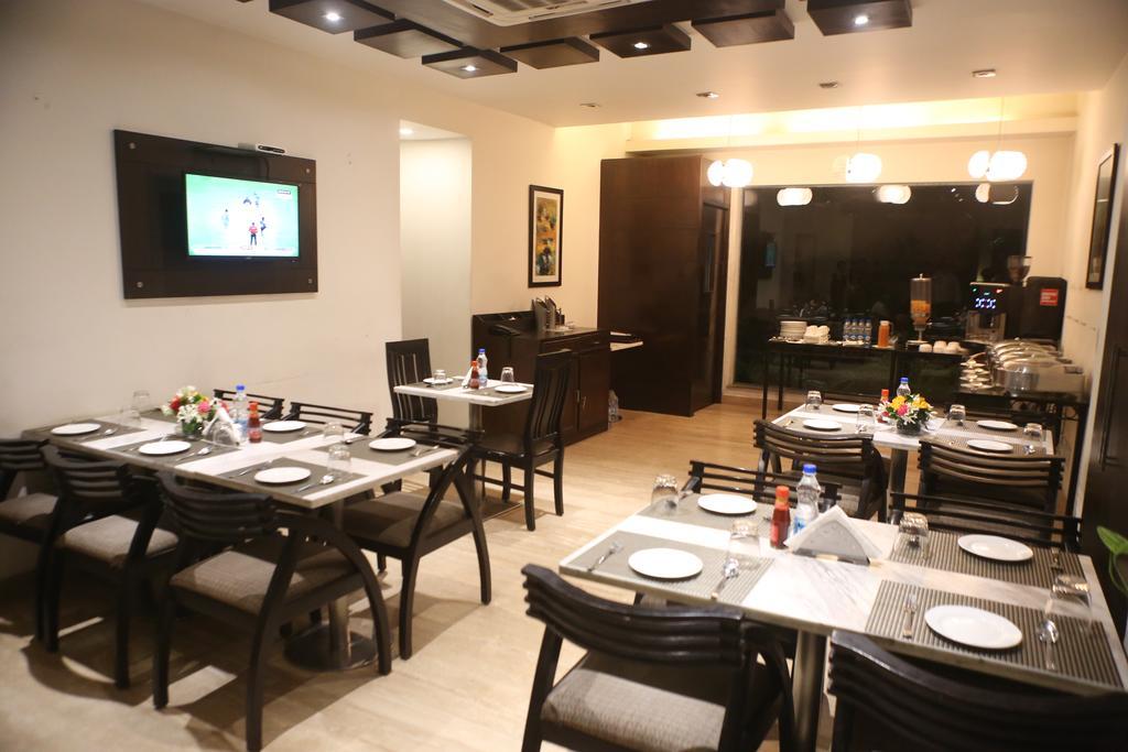 Hotel Mint Casa New Delhi Bagian luar foto