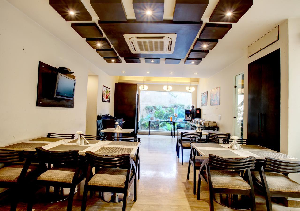 Hotel Mint Casa New Delhi Bagian luar foto
