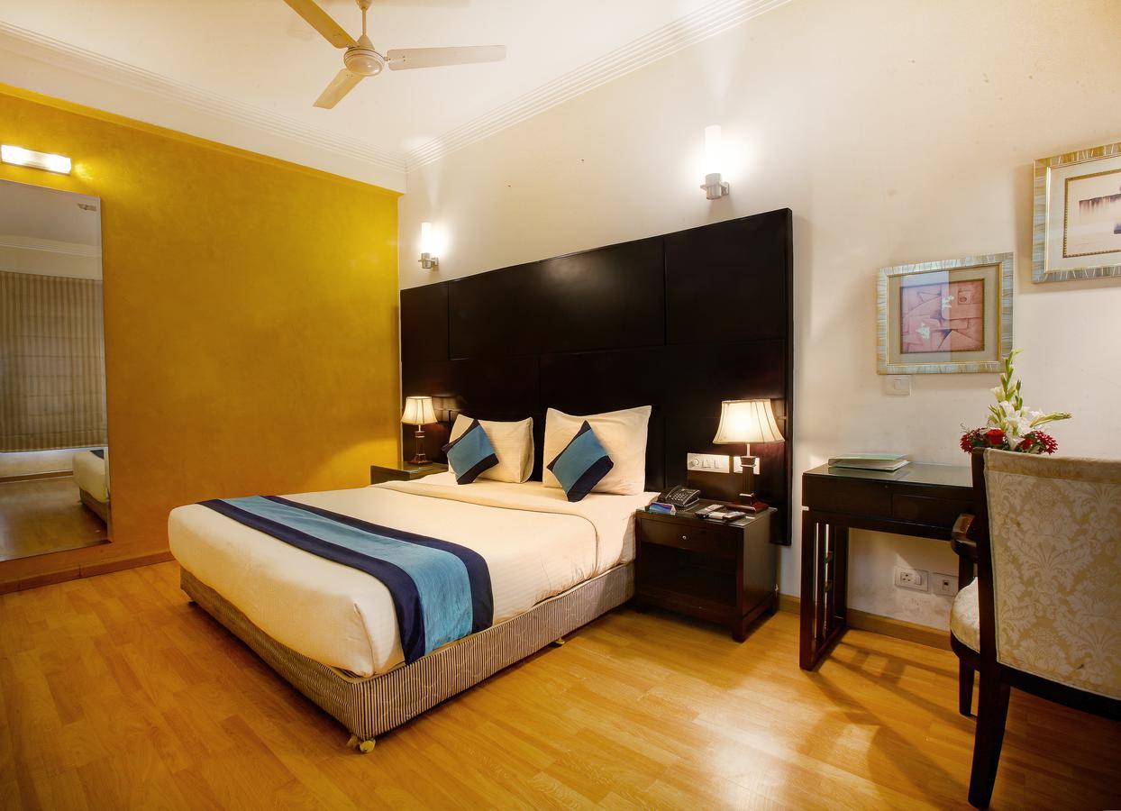 Hotel Mint Casa New Delhi Bagian luar foto