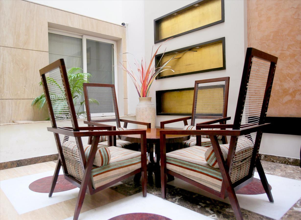 Hotel Mint Casa New Delhi Bagian luar foto