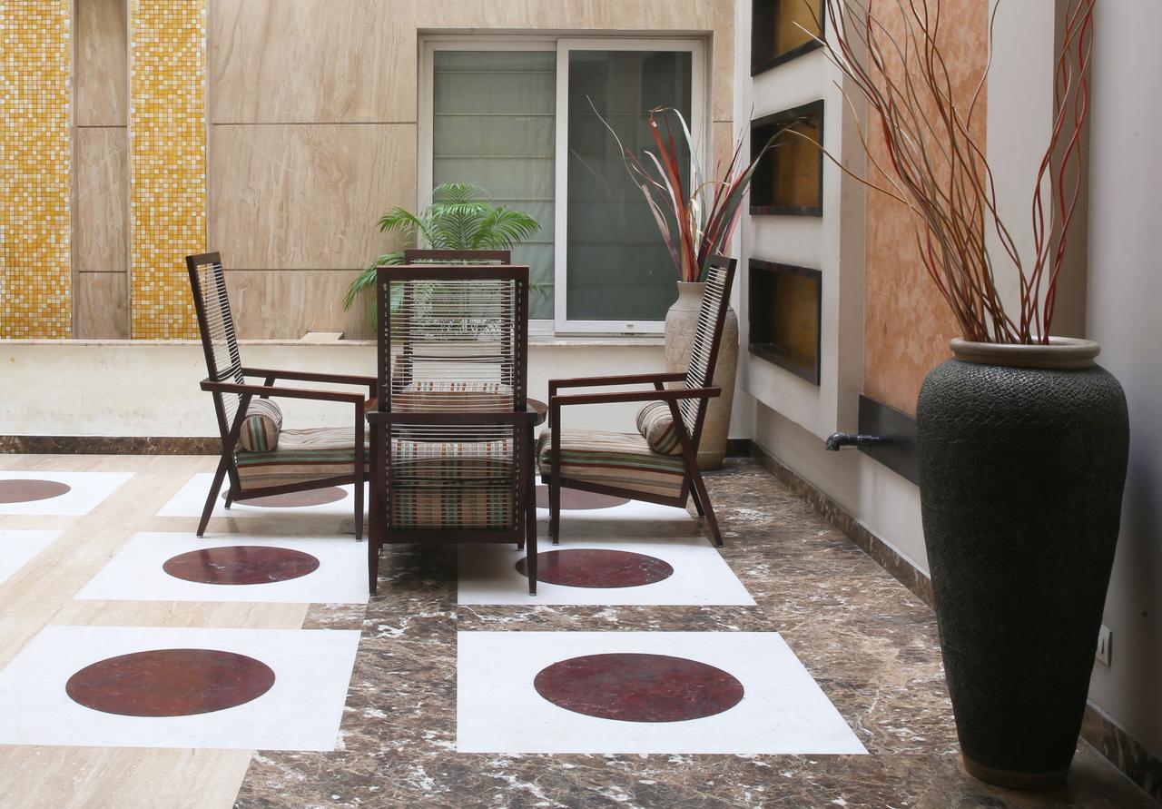 Hotel Mint Casa New Delhi Bagian luar foto