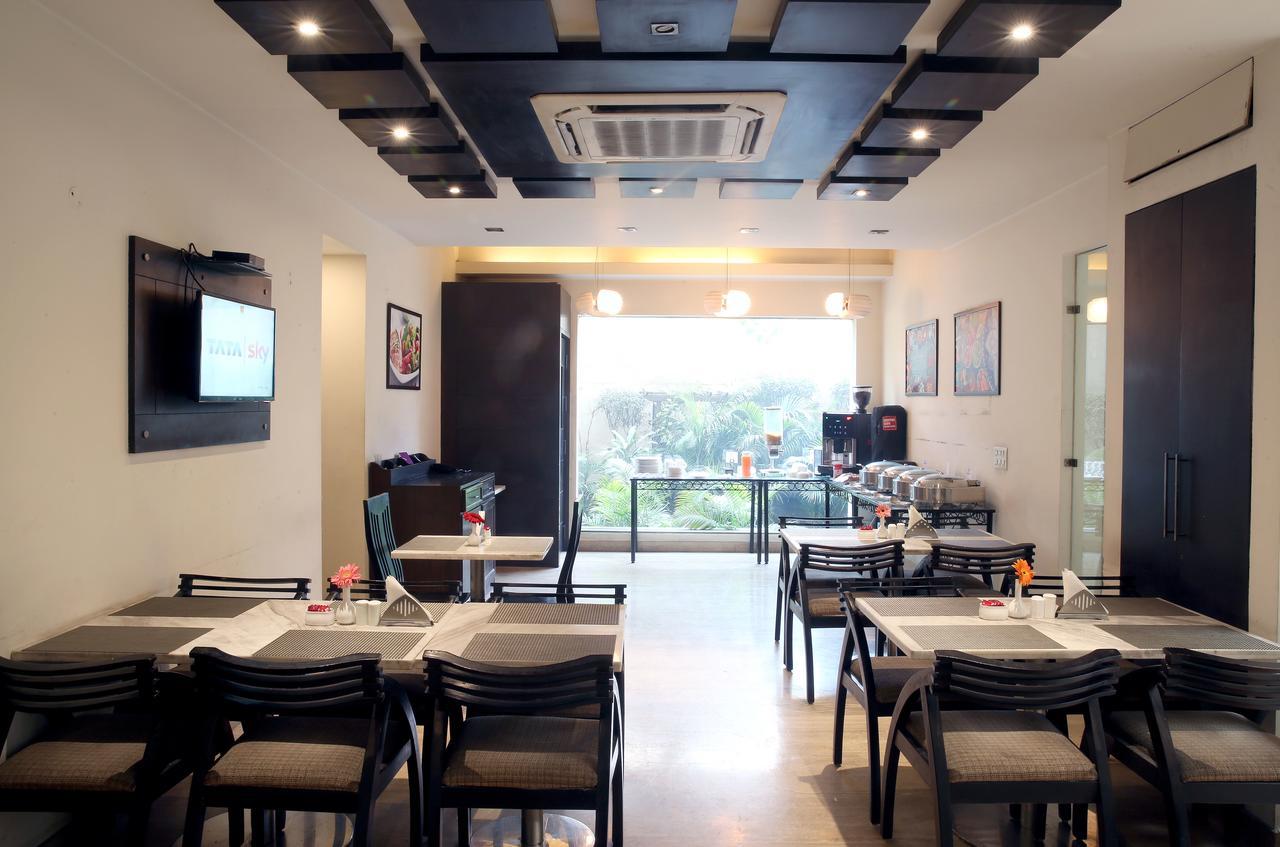 Hotel Mint Casa New Delhi Bagian luar foto
