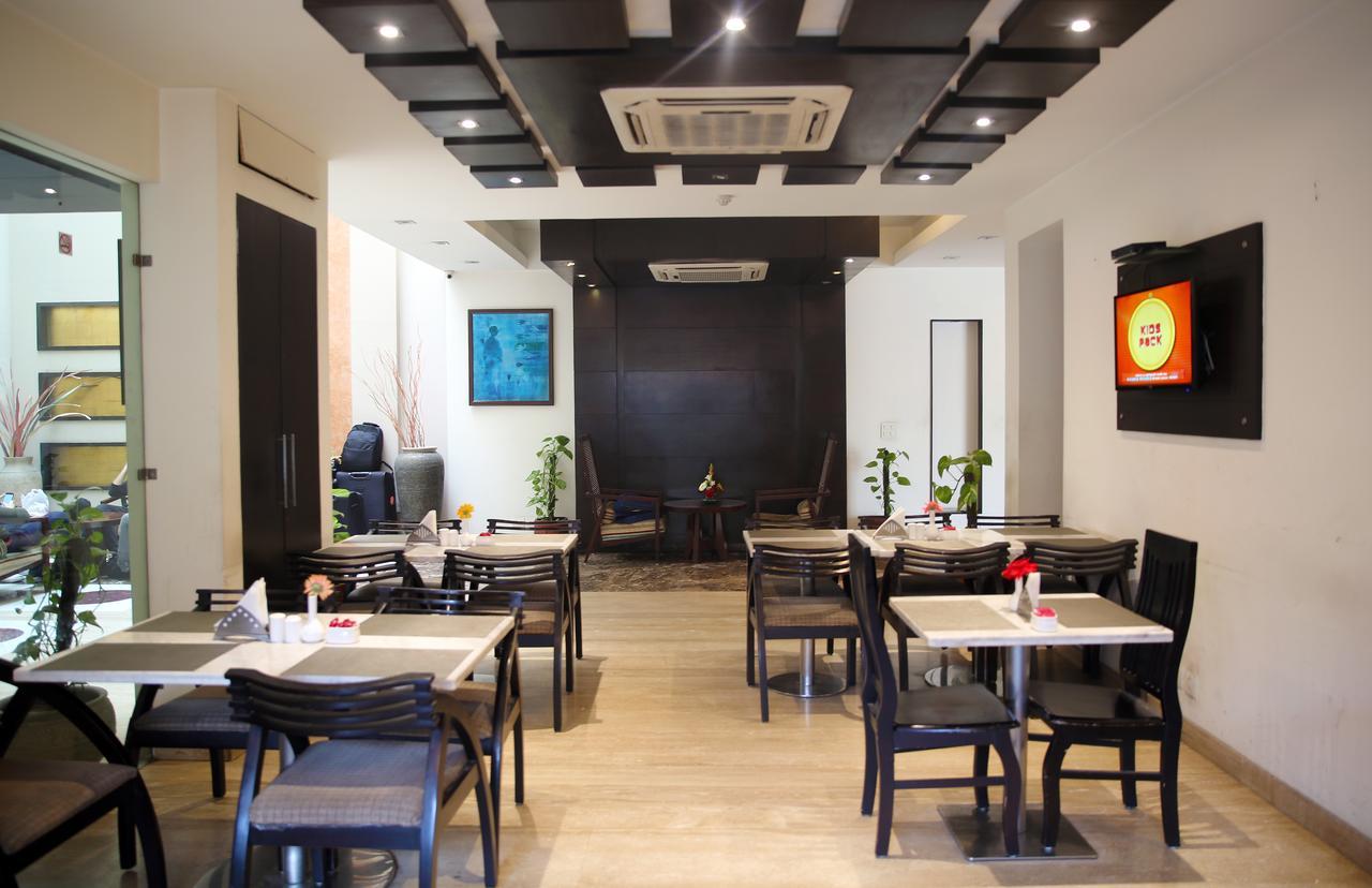 Hotel Mint Casa New Delhi Bagian luar foto