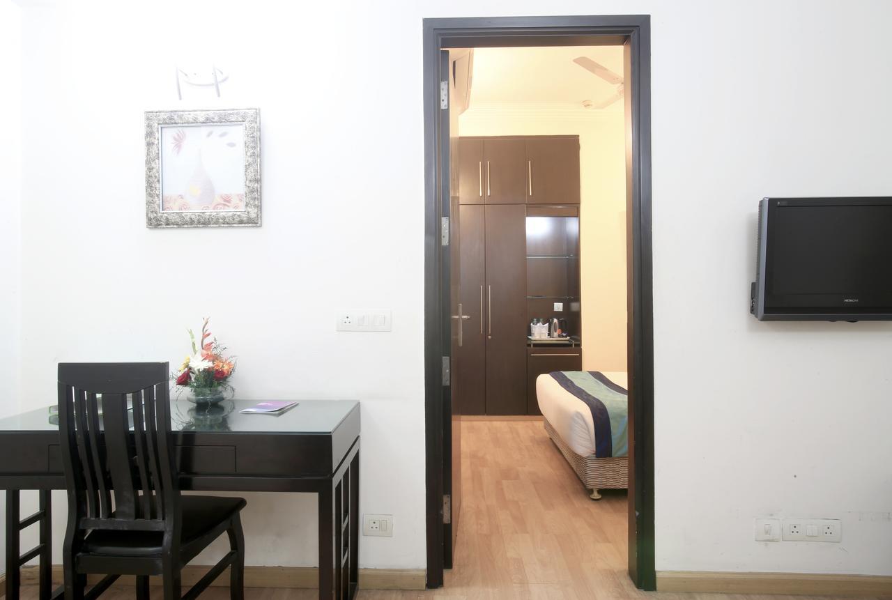 Hotel Mint Casa New Delhi Bagian luar foto