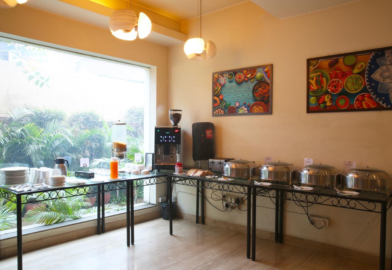 Hotel Mint Casa New Delhi Bagian luar foto