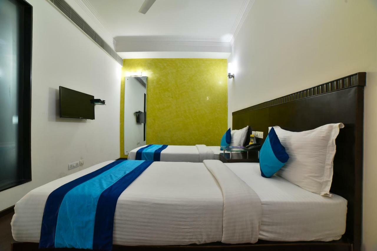 Hotel Mint Casa New Delhi Bagian luar foto