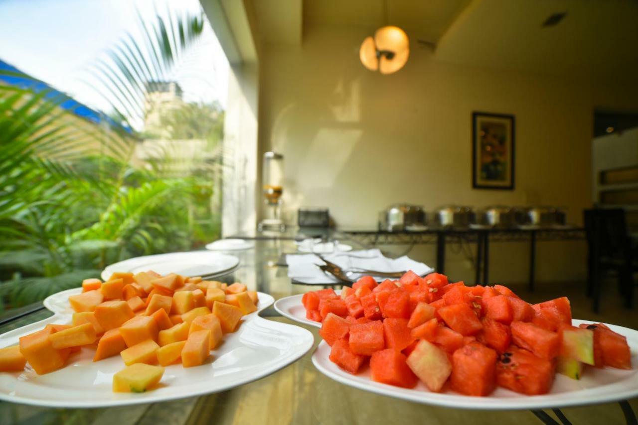 Hotel Mint Casa New Delhi Bagian luar foto