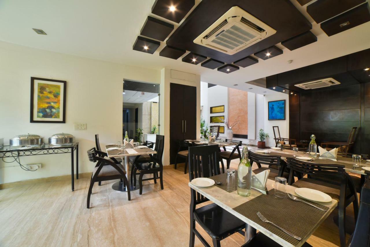 Hotel Mint Casa New Delhi Bagian luar foto
