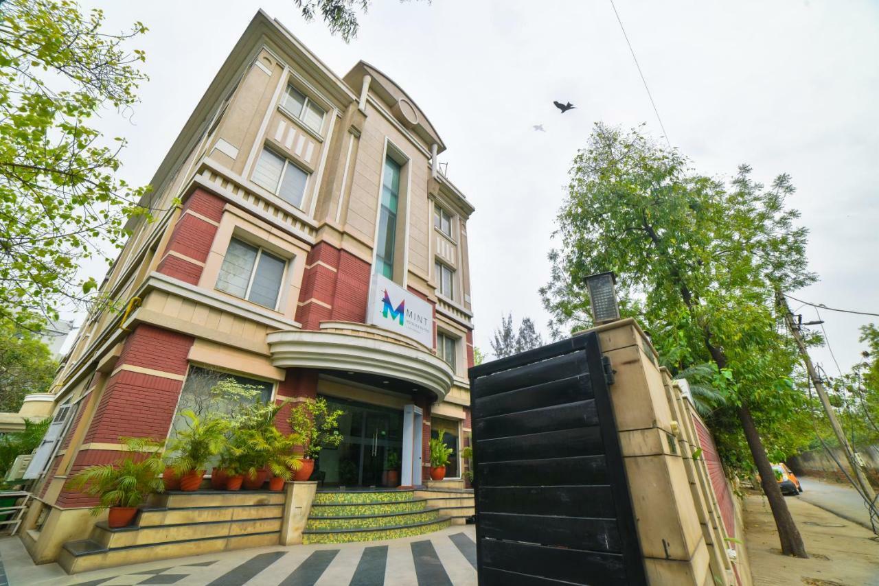Hotel Mint Casa New Delhi Bagian luar foto