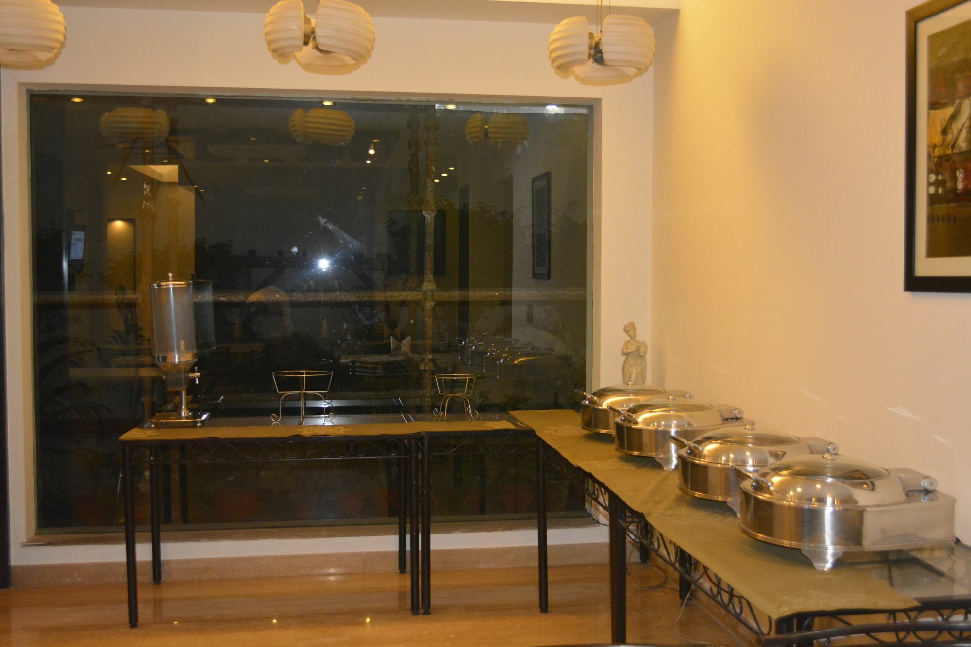 Hotel Mint Casa New Delhi Bagian luar foto